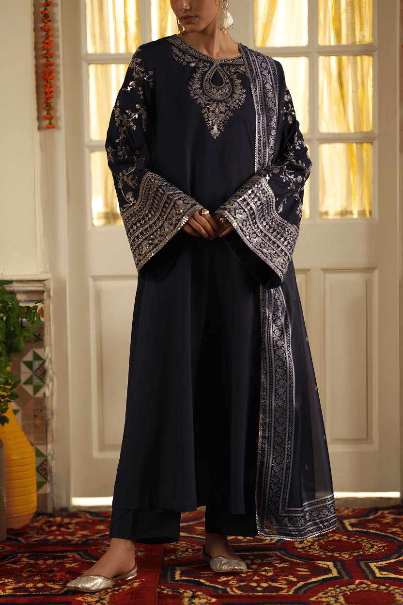 SIGNATURE SUIT-056
